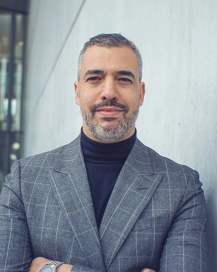 Jorge Díaz, pacient de Physio Wellness compartint la seva experiència amb el tractament rebut